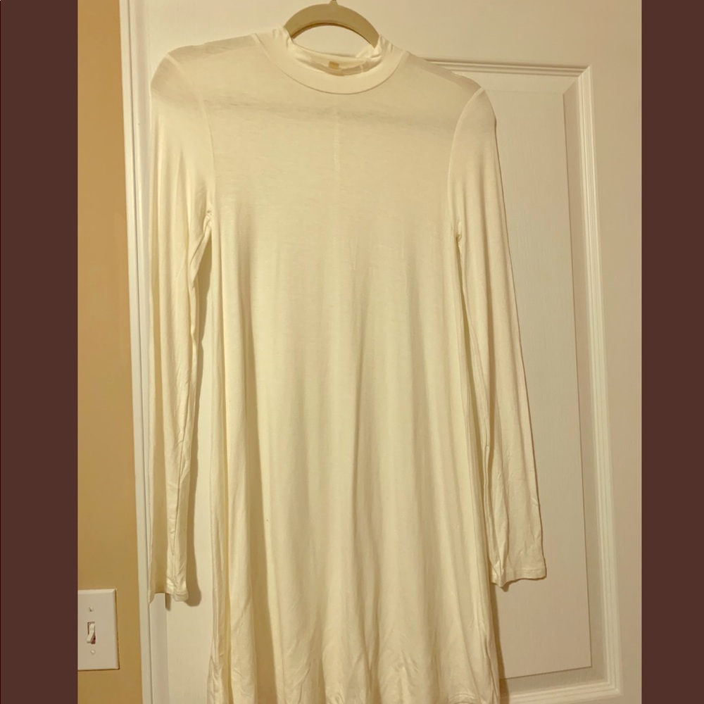 Cream/Off White Mock Neck Tunic-sz Small